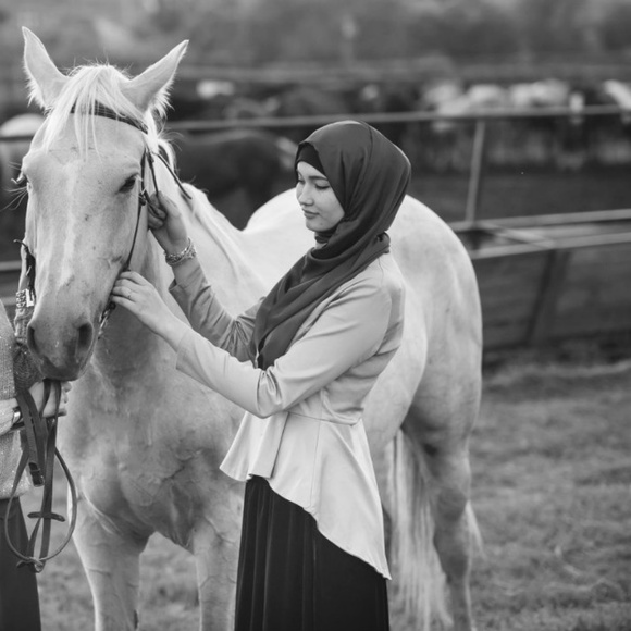Rezeda Suleyman White Peplum Blouse, white - Picture 5 of 8